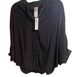 NWT Chicos black top with gold grommets size 1 must have looks great on